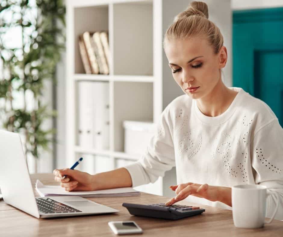 woman creating a budget for groceries